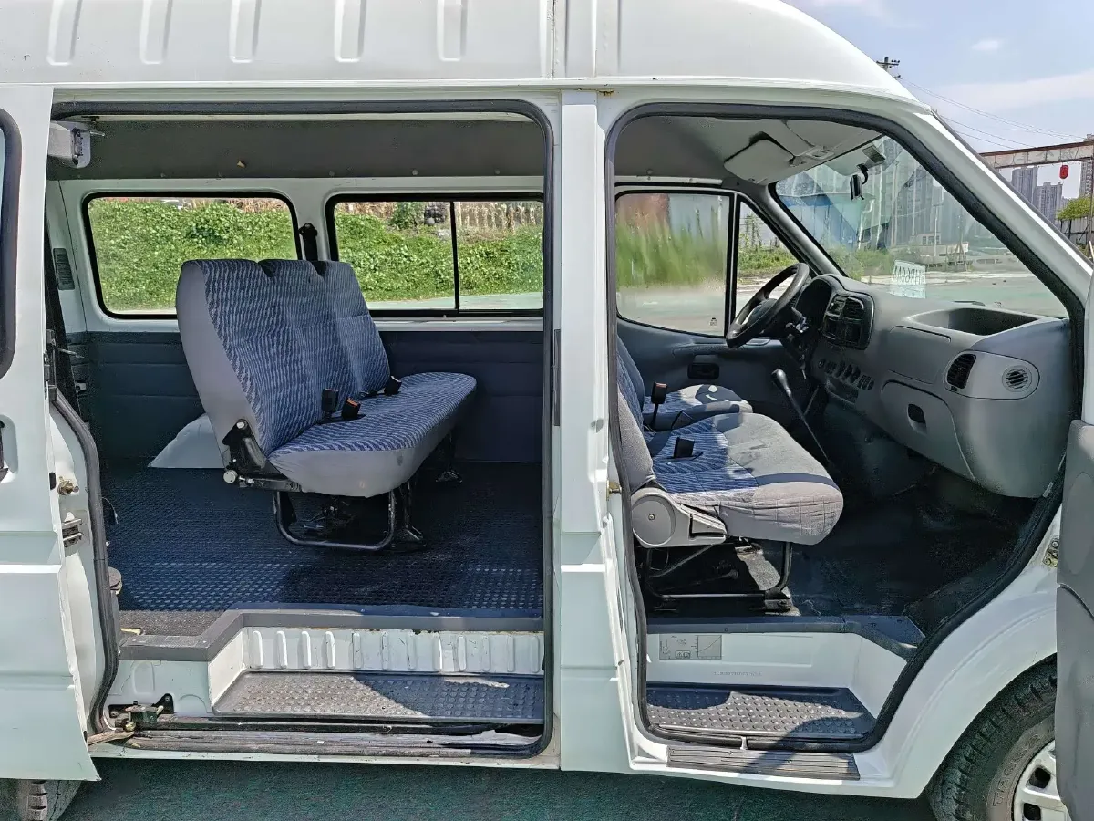 2013 Ford Classic Transit 2.8T 102HP L4 5MT,autocango,china used car exporter,china ev exporter,chinese used car exporter,chinese used ev exporter