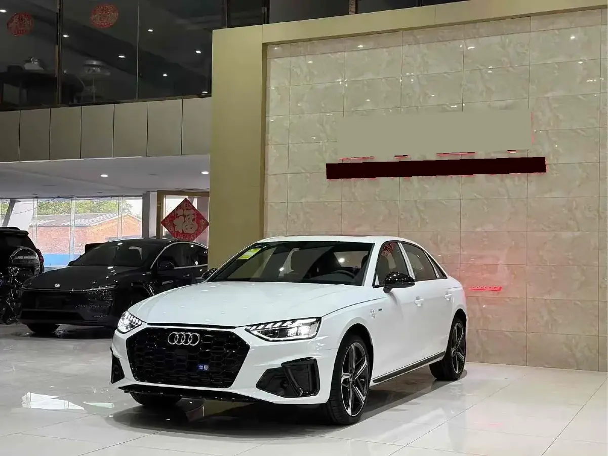 2025 Audi A4L 2.0T 190HP L4 7DCT