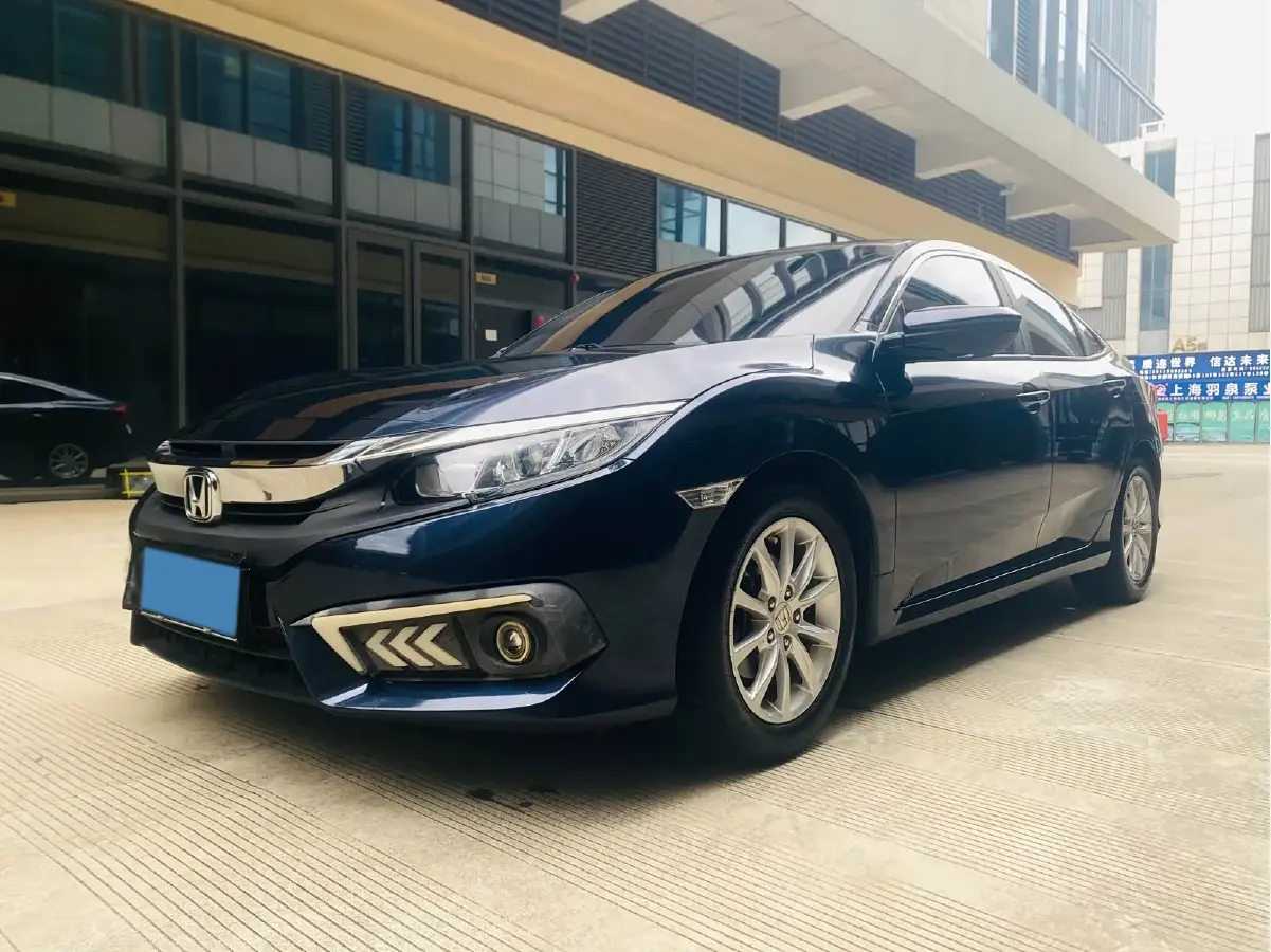 2016 Honda Civic 1.0T 125HP L3 CVT