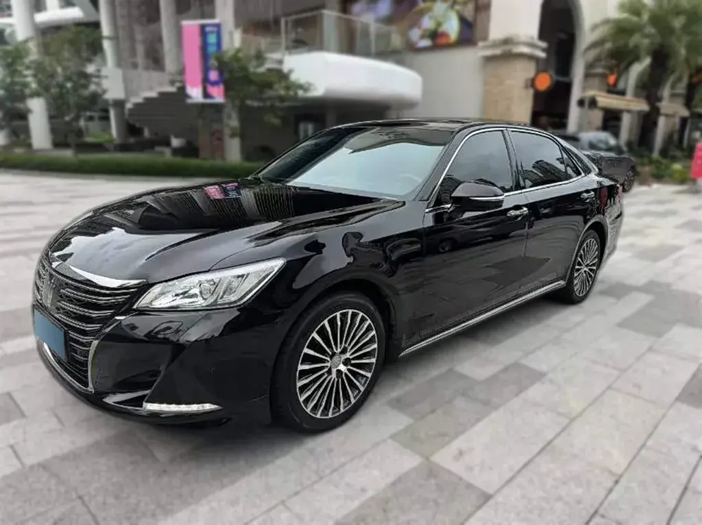 2018 Toyota Crown 2.0T 235HP L4 8AT