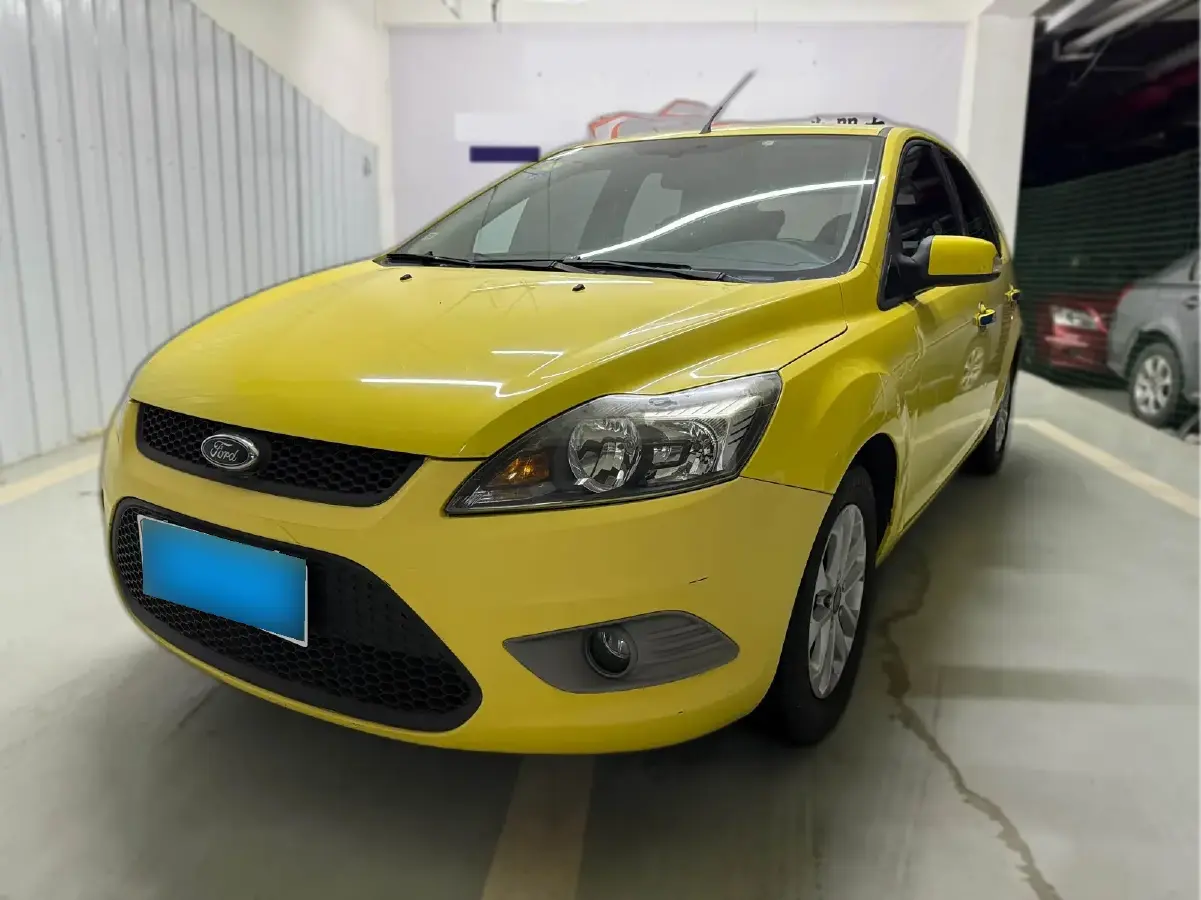 2012 Ford Focus 1.8L 124HP L4 5MT