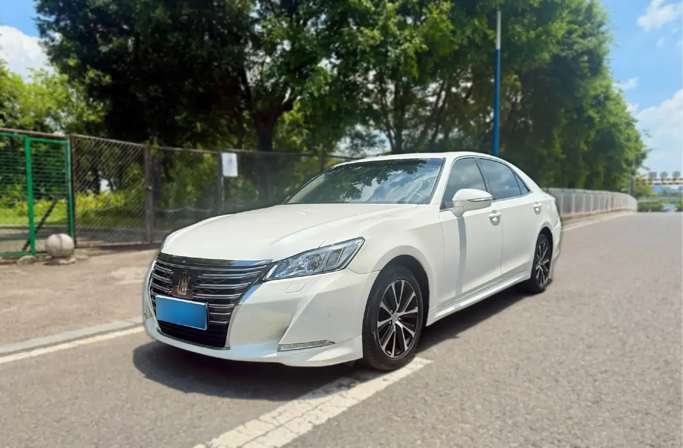 2018 Toyota Crown 2.0T 235HP L4 8AT