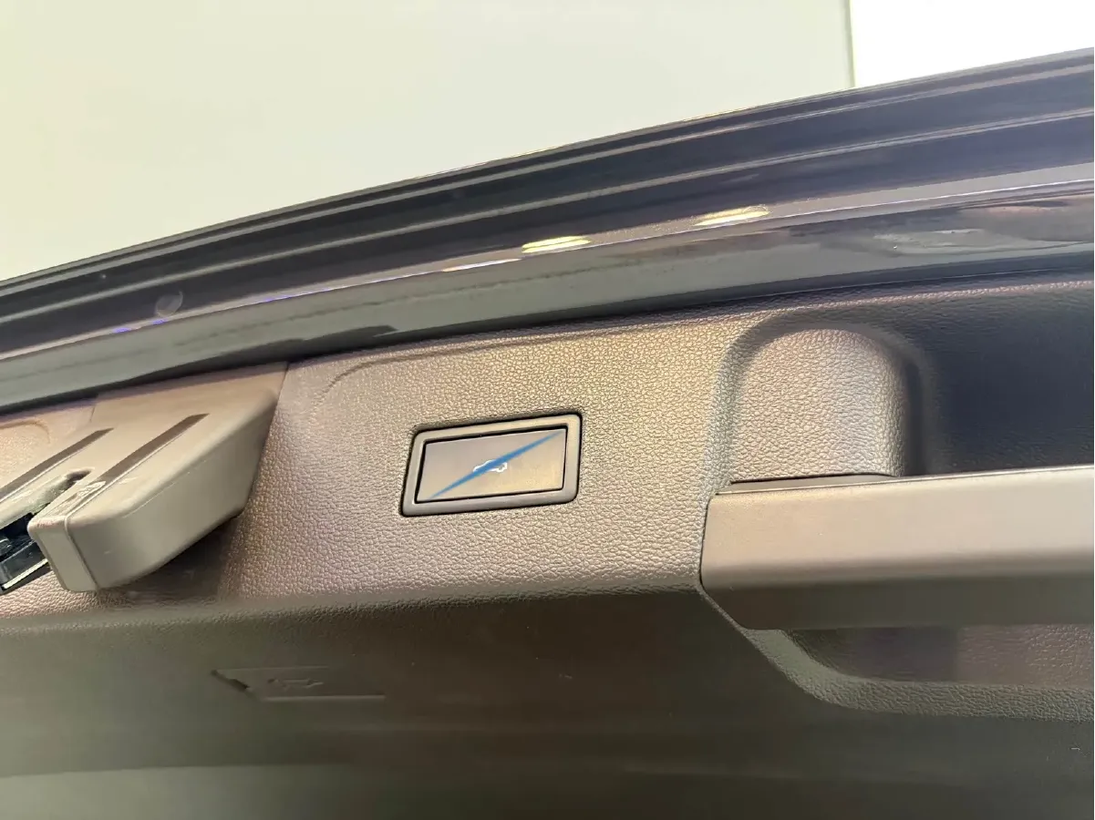 2017 Volkswagen Teramont 2.0T 186HP L4 7DCT,autocango,china used car exporter,china ev exporter,chinese used car exporter,chinese used ev exporter