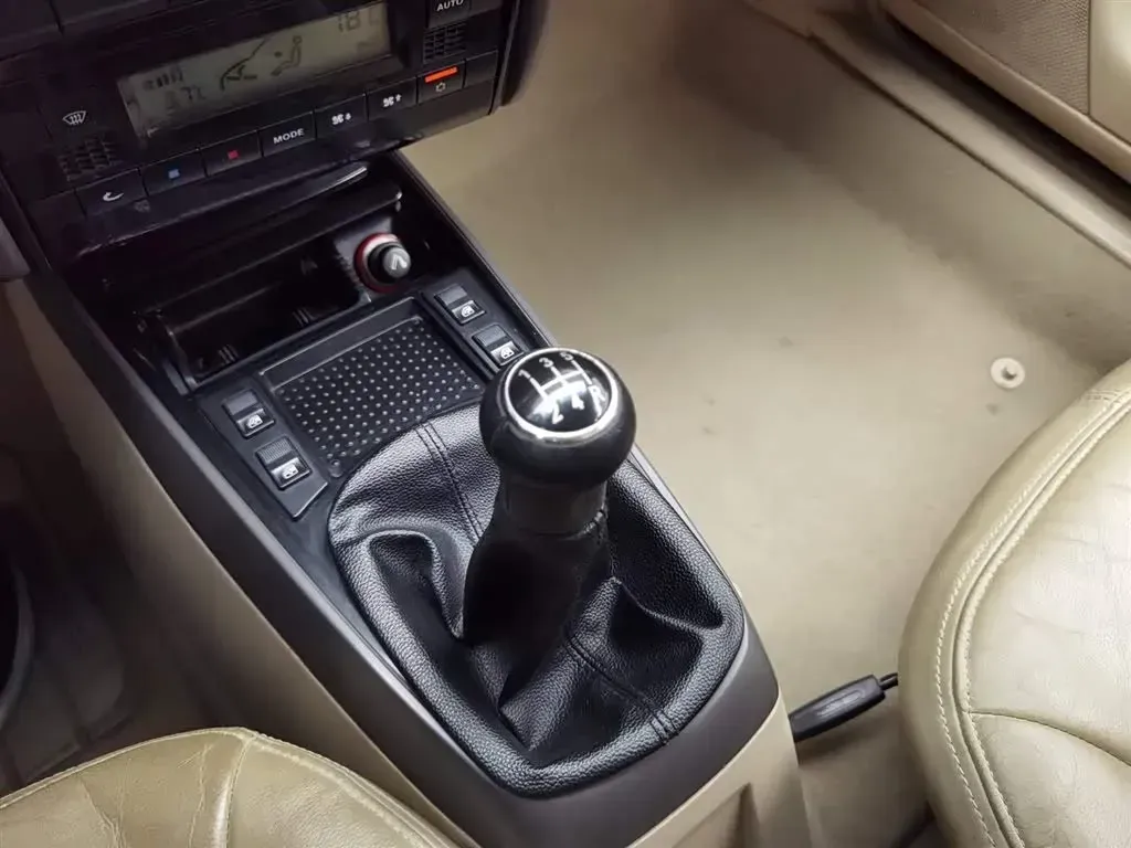 2008 Volkswagen Santana Vista 1.8L 101HP L4 5MT,autocango,china used car exporter,china ev exporter,chinese used car exporter,chinese used ev exporter