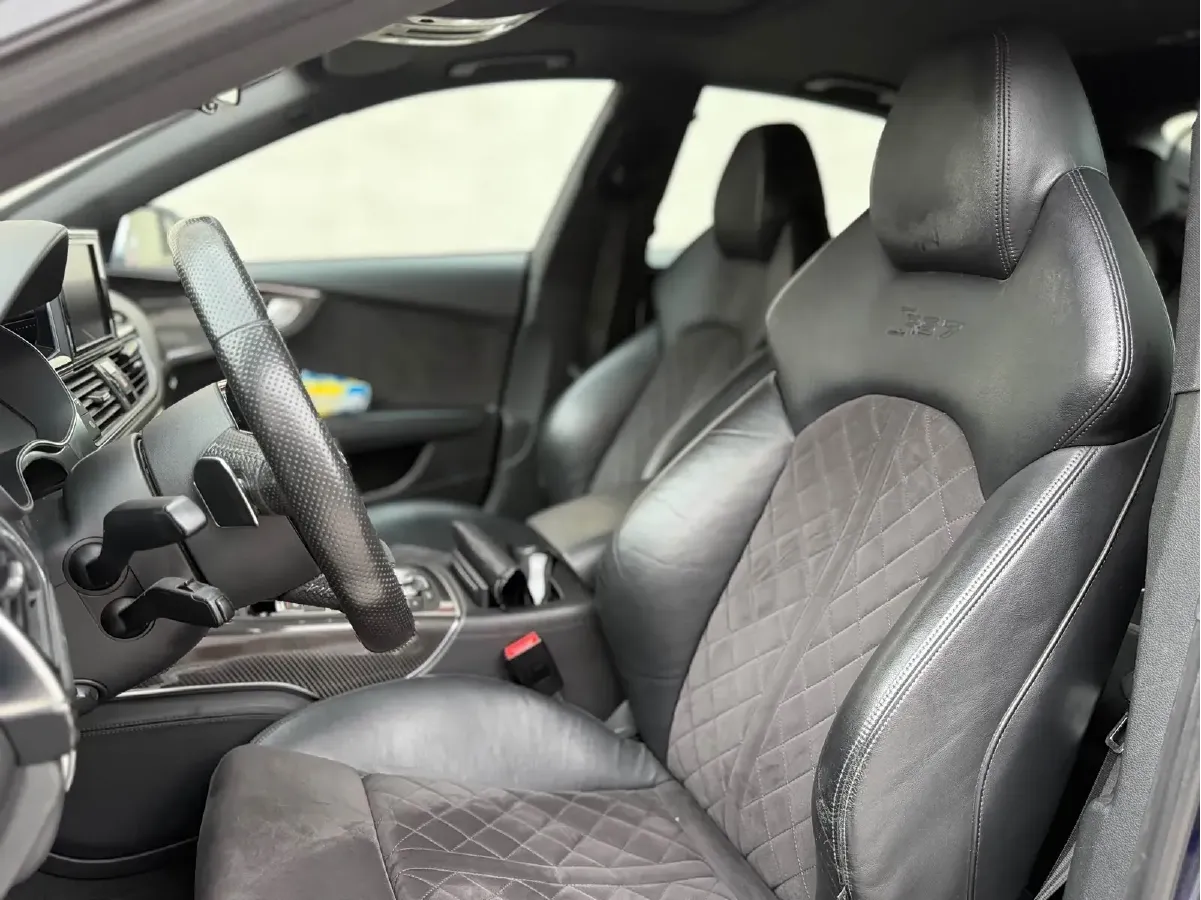 2014 Audi RS 7 4.0T 560HP V8 8AT,autocango,china used car exporter,china ev exporter,chinese used car exporter,chinese used ev exporter