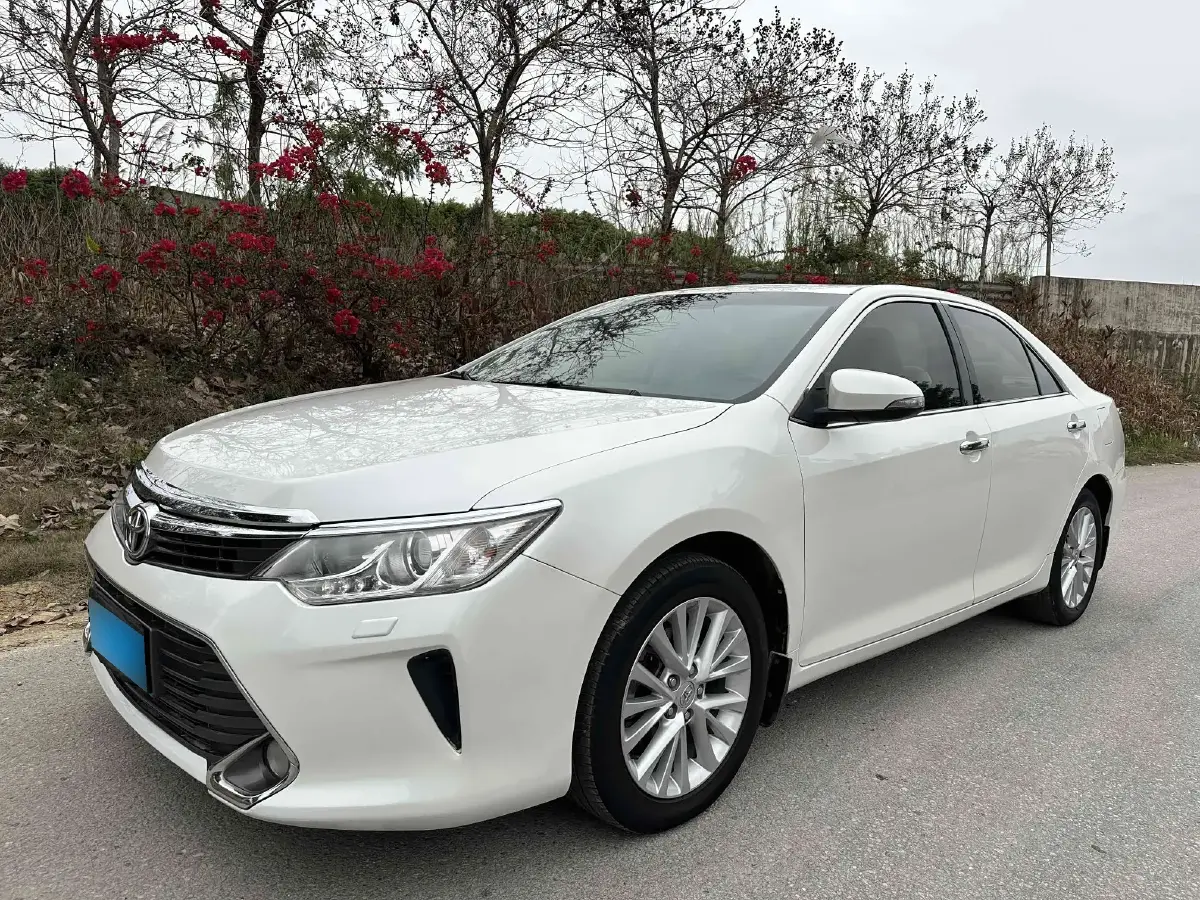 2015 Toyota Camry 2.5L 184HP L4 6AT