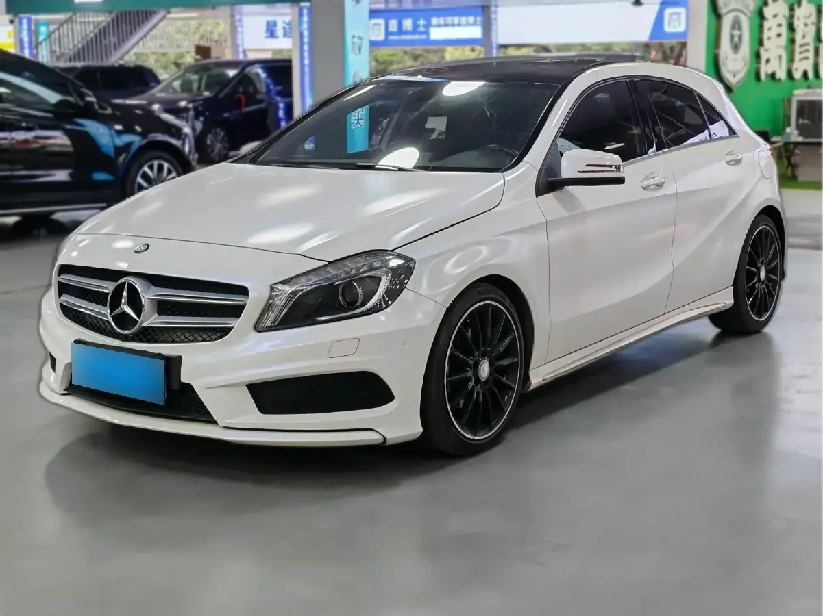 2015 Mercedes-Benz A Class 1.6T 156HP L4 7DCT