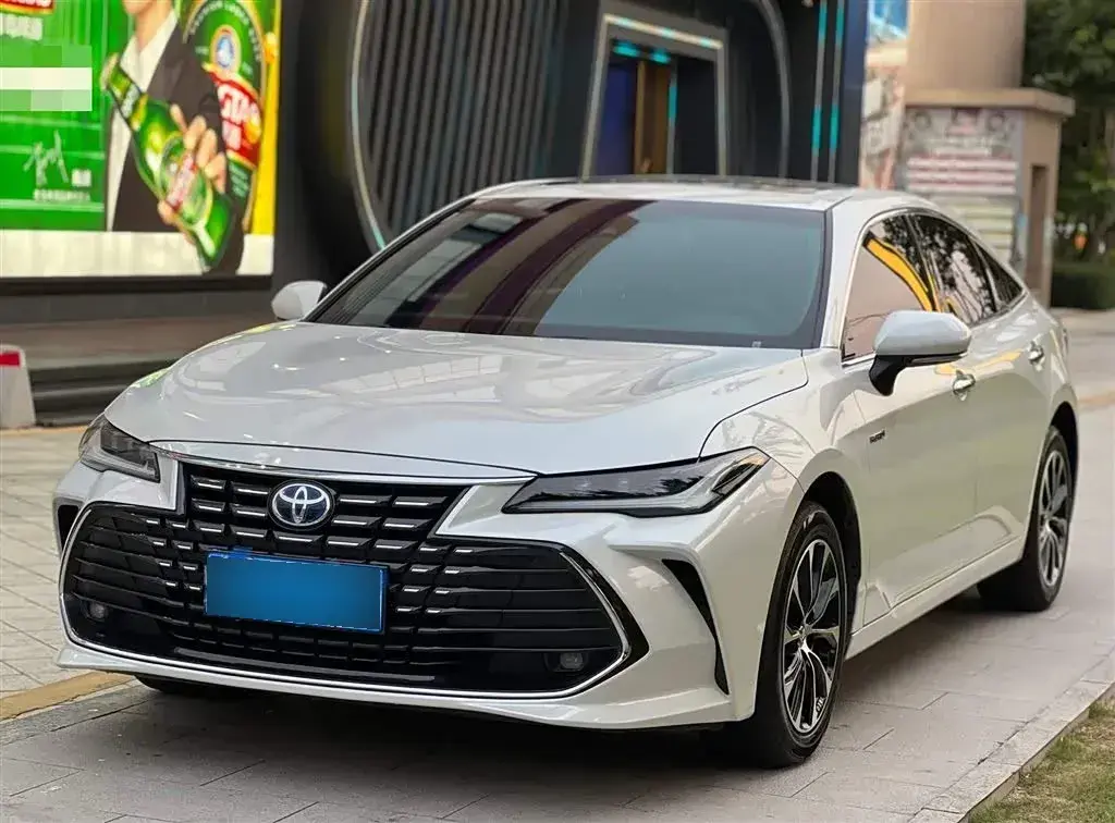 2023 Toyota Avalon 2.5L 178HP L4 E-CVT Hybrid