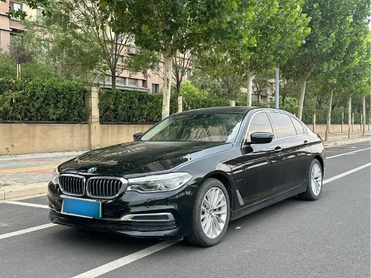 2020 BMW 5 Series 2.0T 184HP L4 8AT PHEV 17.7KWH