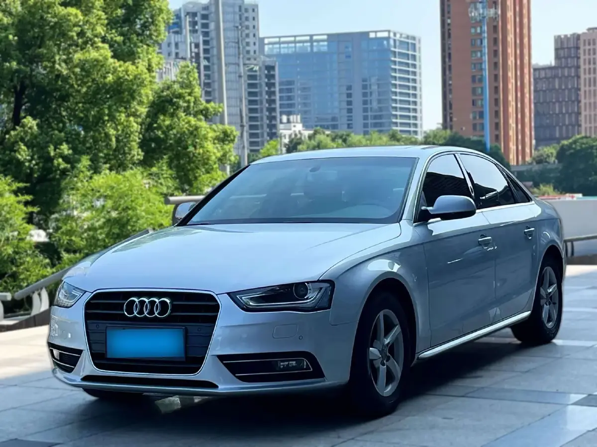 2013 Audi A4L 2.0T 180HP L4 CVT