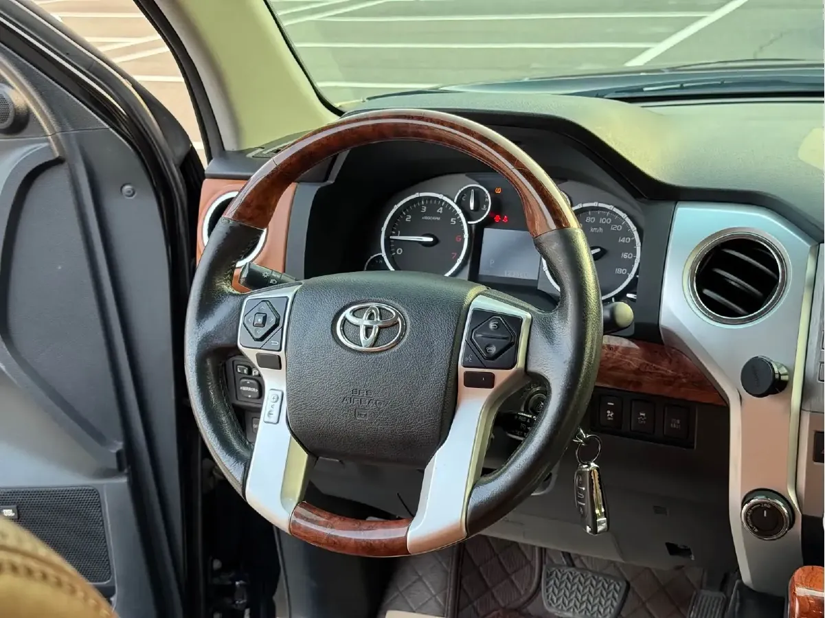 2014 Toyota Tundra 5.7L 386HP V8 6AT,autocango,china used car exporter,china ev exporter,chinese used car exporter,chinese used ev exporter