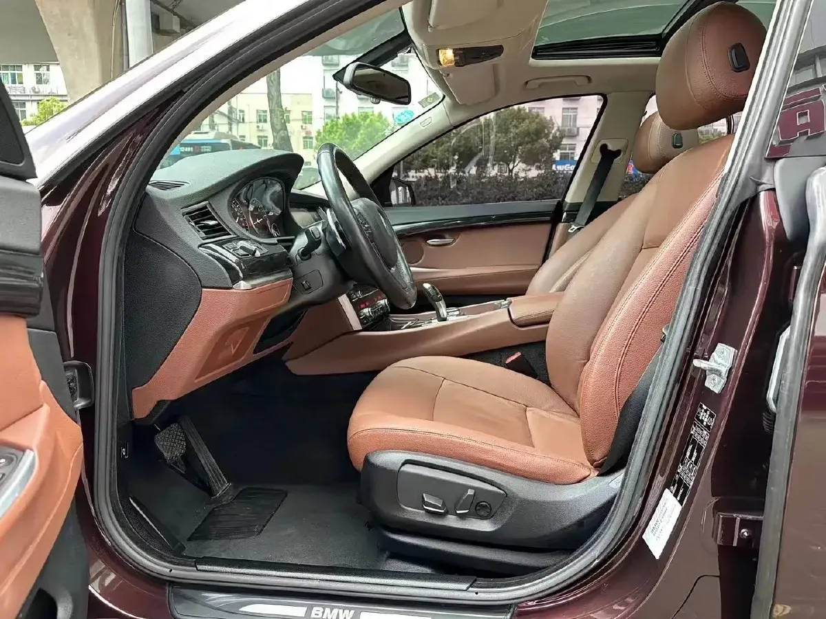 2014 BMW 5 Series GT 3.0T 306HP L6 8AT,autocango,china used car exporter,china ev exporter,chinese used car exporter,chinese used ev exporter