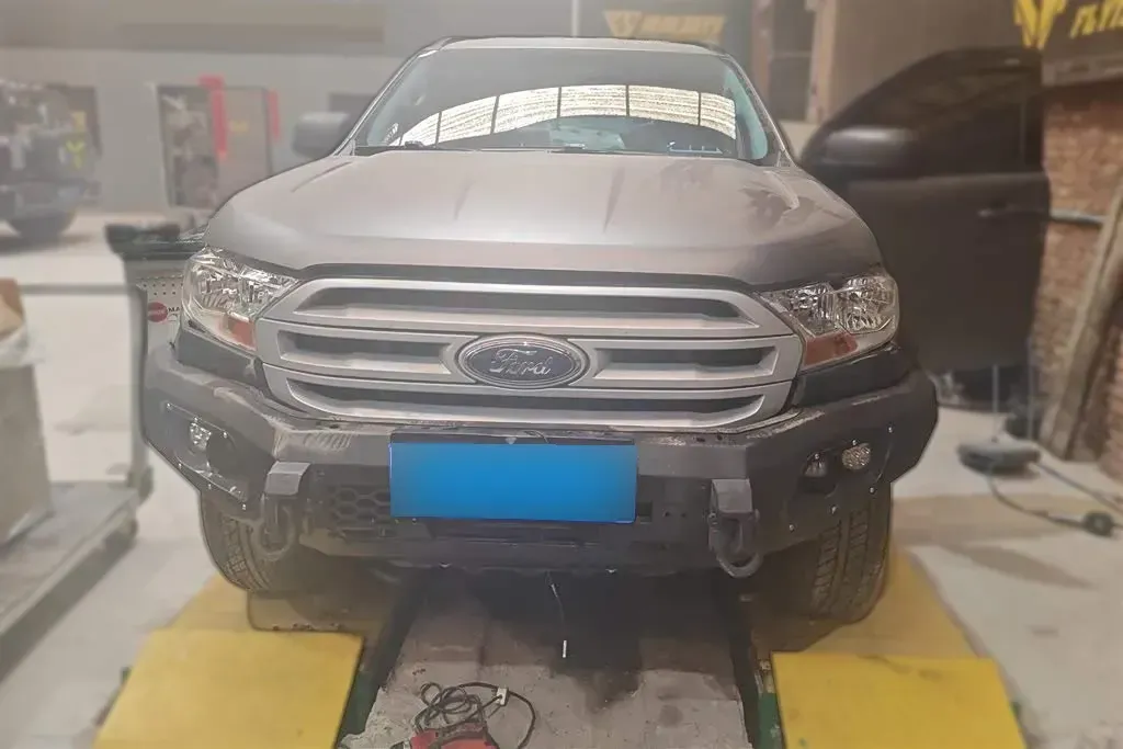 2017 Ford Everest 2.0T 245HP L4 6AT,autocango,china used car exporter,china ev exporter,chinese used car exporter,chinese used ev exporter