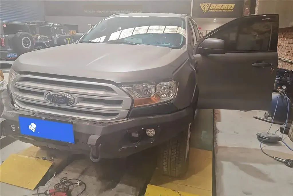 2017 Ford Everest 2.0T 245HP L4 6AT,autocango,china used car exporter,china ev exporter,chinese used car exporter,chinese used ev exporter