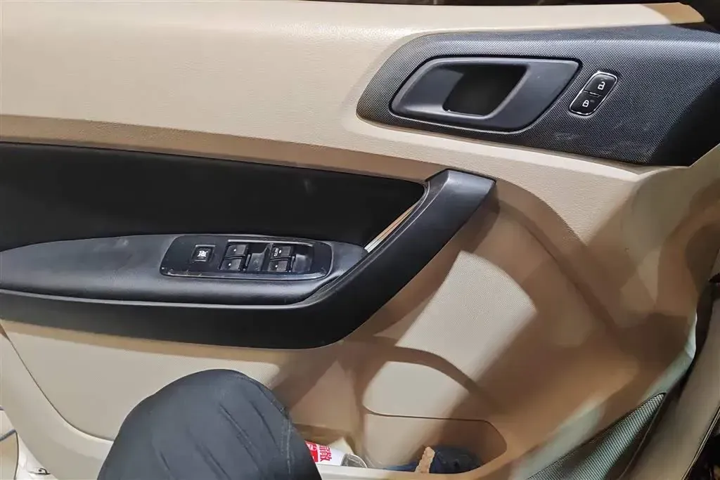 2017 Ford Everest 2.0T 245HP L4 6AT,autocango,china used car exporter,china ev exporter,chinese used car exporter,chinese used ev exporter