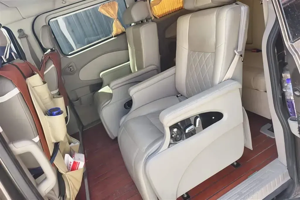 2017 Ford Tourneo 2.0T 203HP L4 6AT,autocango,china used car exporter,china ev exporter,chinese used car exporter,chinese used ev exporter