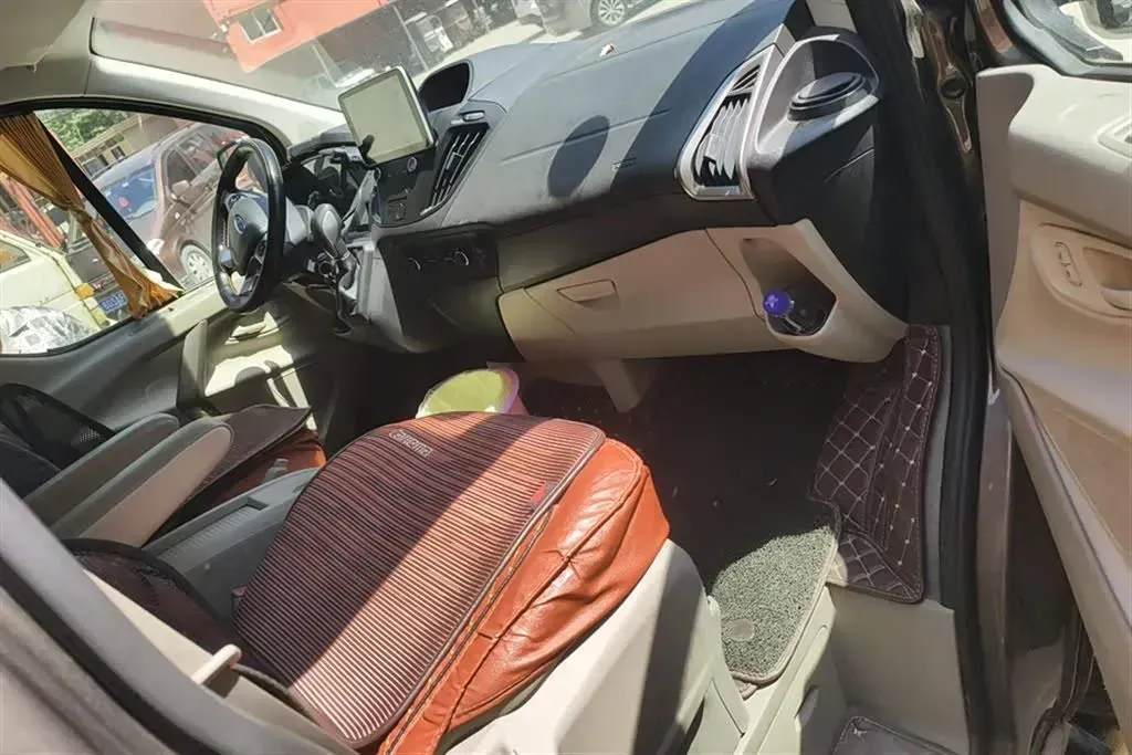 2017 Ford Tourneo 2.0T 203HP L4 6AT,autocango,china used car exporter,china ev exporter,chinese used car exporter,chinese used ev exporter