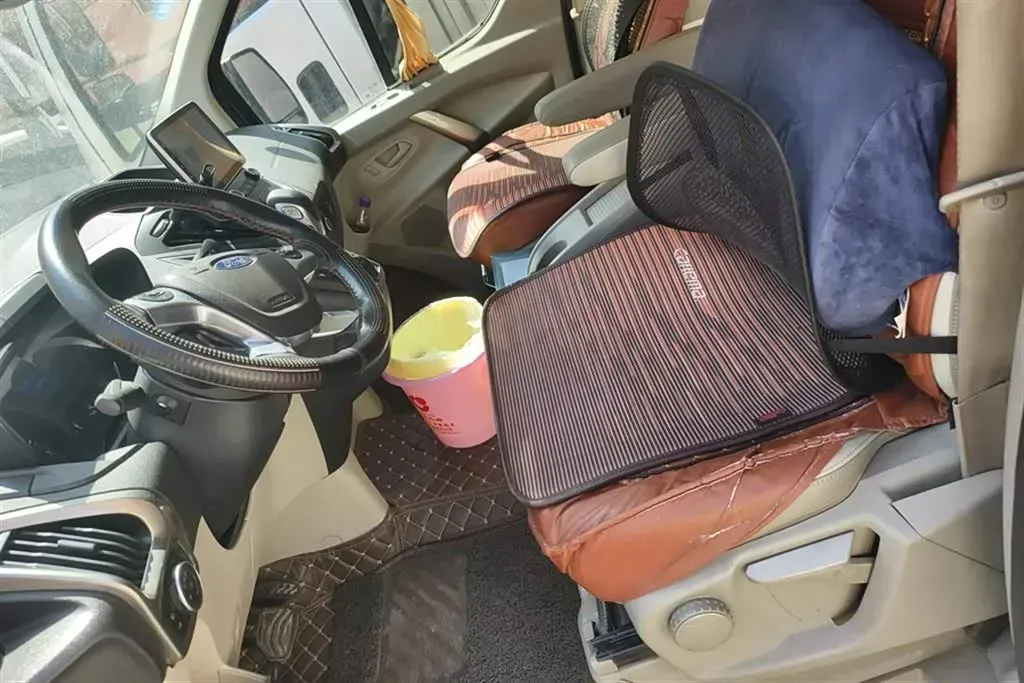 2017 Ford Tourneo 2.0T 203HP L4 6AT,autocango,china used car exporter,china ev exporter,chinese used car exporter,chinese used ev exporter