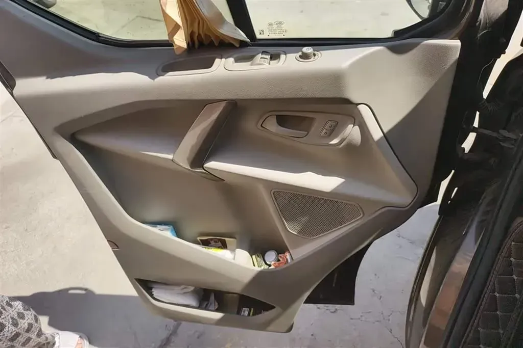 2017 Ford Tourneo 2.0T 203HP L4 6AT,autocango,china used car exporter,china ev exporter,chinese used car exporter,chinese used ev exporter