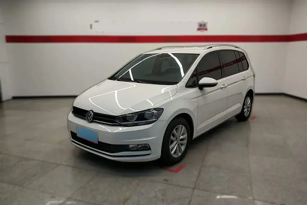 2016 Volkswagen Touran 1.4T 150HP L4 7DCT