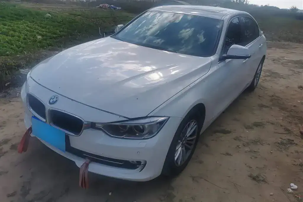 2013 BMW 3 Series 2.0T 184HP L4 8AT