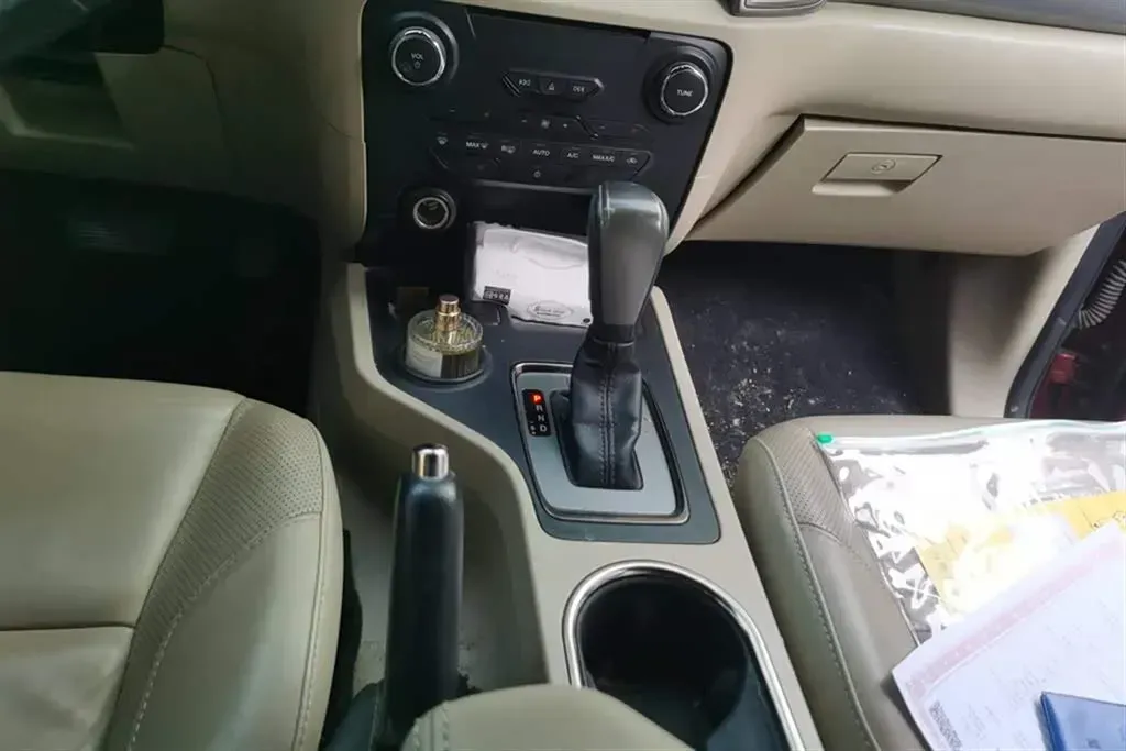 2017 Ford Everest 2.0T 245HP L4 6AT,autocango,china used car exporter,china ev exporter,chinese used car exporter,chinese used ev exporter