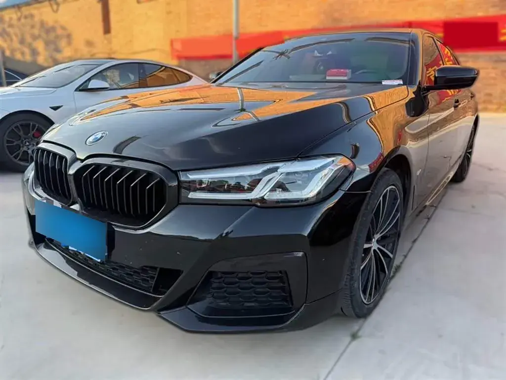 2022 BMW 5 Series 2.0T 252HP L4 8AT