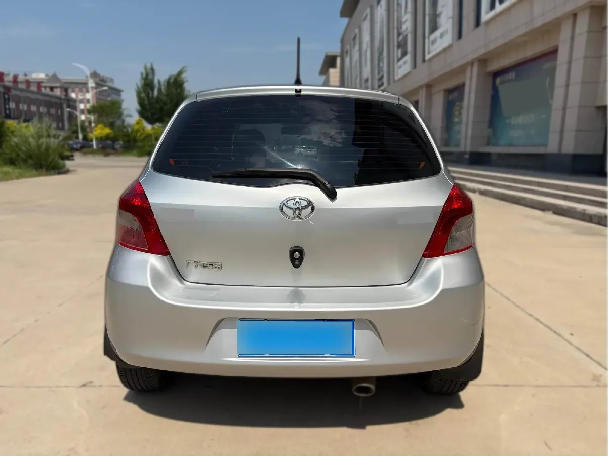 2011 Toyota Yaris 1.6L 118HP L4 4AT,autocango,china used car exporter,china ev exporter,chinese used car exporter,chinese used ev exporter
