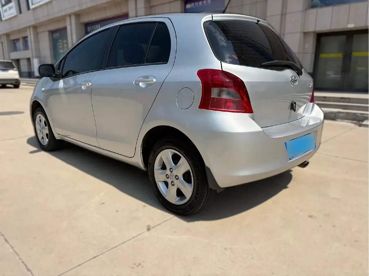 2011 Toyota Yaris 1.6L 118HP L4 4AT,autocango,china used car exporter,china ev exporter,chinese used car exporter,chinese used ev exporter