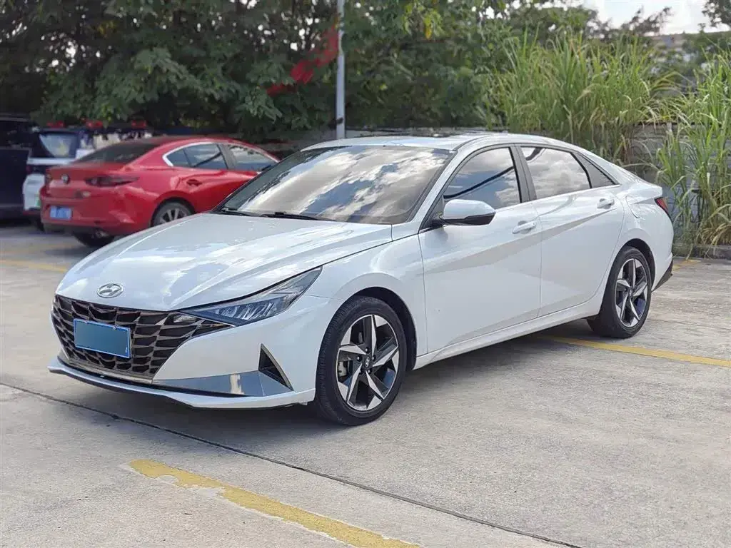 2022 Hyundai Elantra 1.5L 115HP L4 CVT