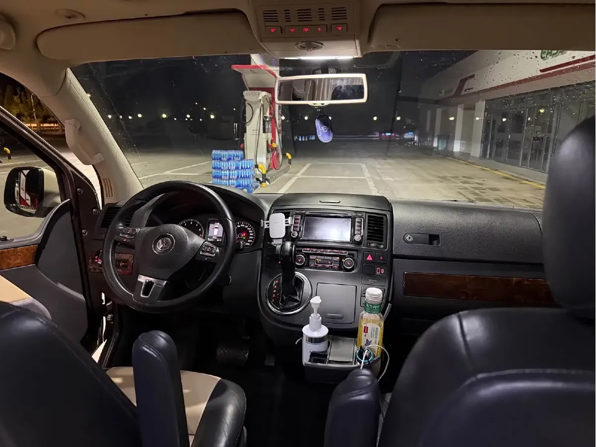 2012 Volkswagen Multivan 2.0T 204HP L4 7DCT,autocango,china used car exporter,china ev exporter,chinese used car exporter,chinese used ev exporter