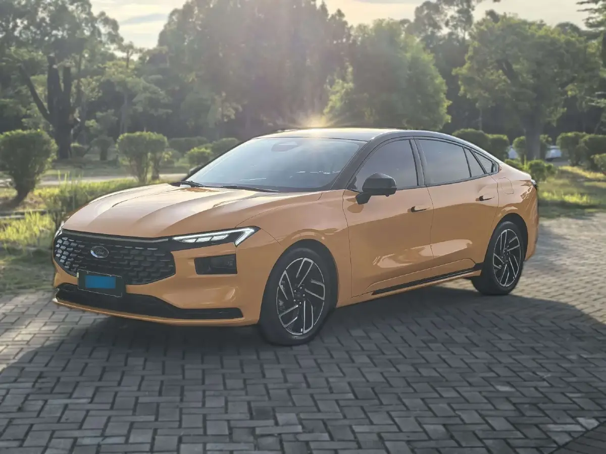 2023 Ford Mondeo 2.0T 254HP L4 8AT