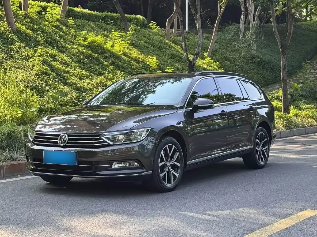 2017 Volkswagen Alltrack 2.0T 220HP L4 6DCT