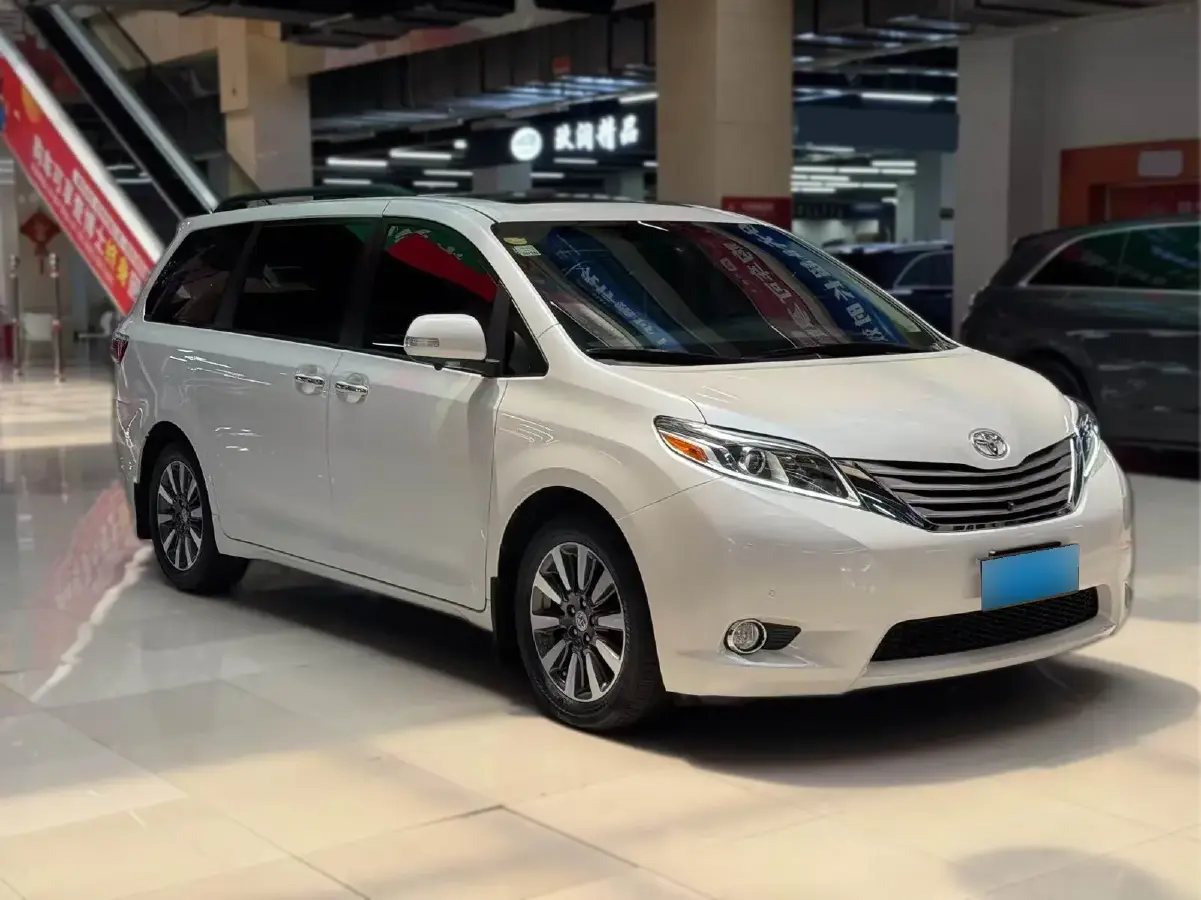 2015 Toyota Sienna 3.5L 269HP V6 6AT