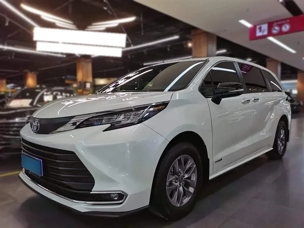 2021 Toyota Sienna 2.5L 192HP L4 E-CVT Hybrid