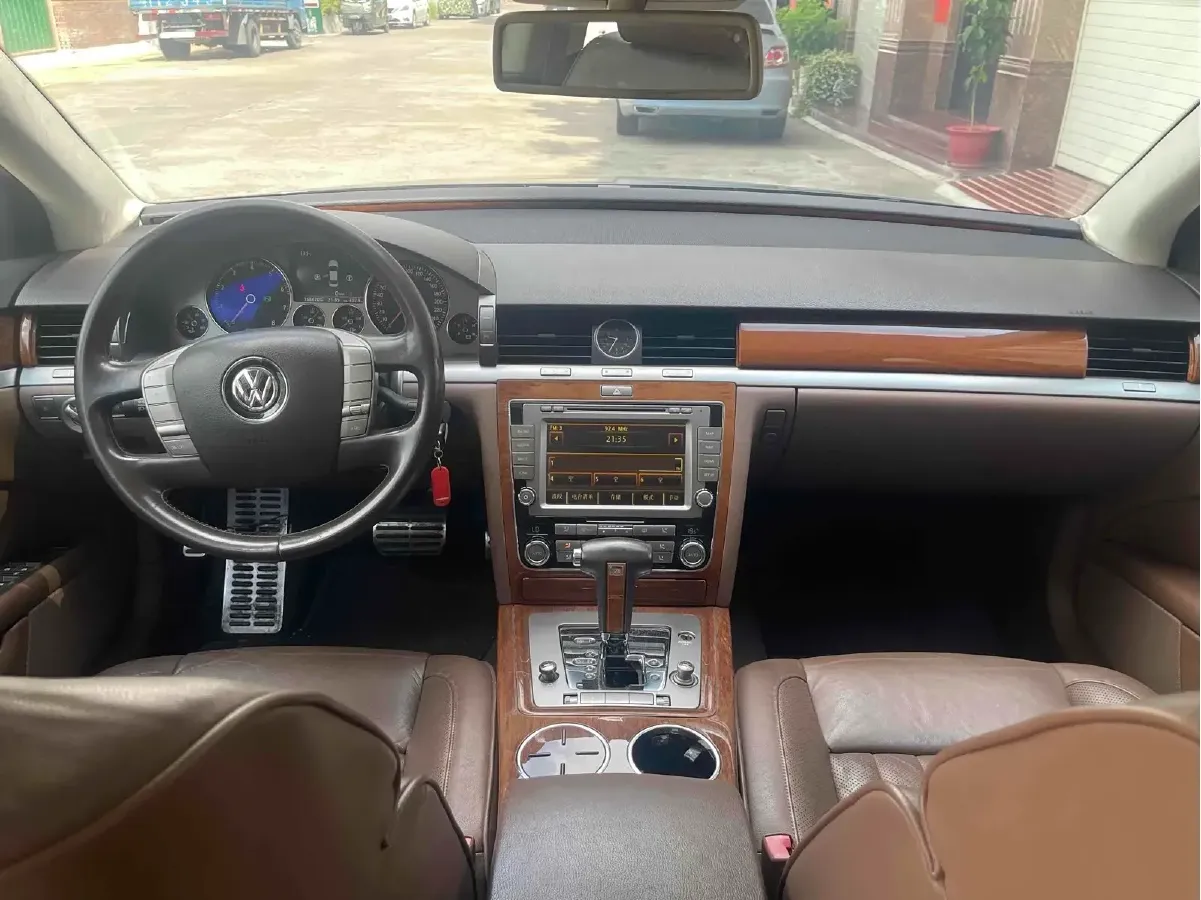 2012 Volkswagen Pheaton 3.0L 250HP V6 6AT,autocango,china used car exporter,china ev exporter,chinese used car exporter,chinese used ev exporter