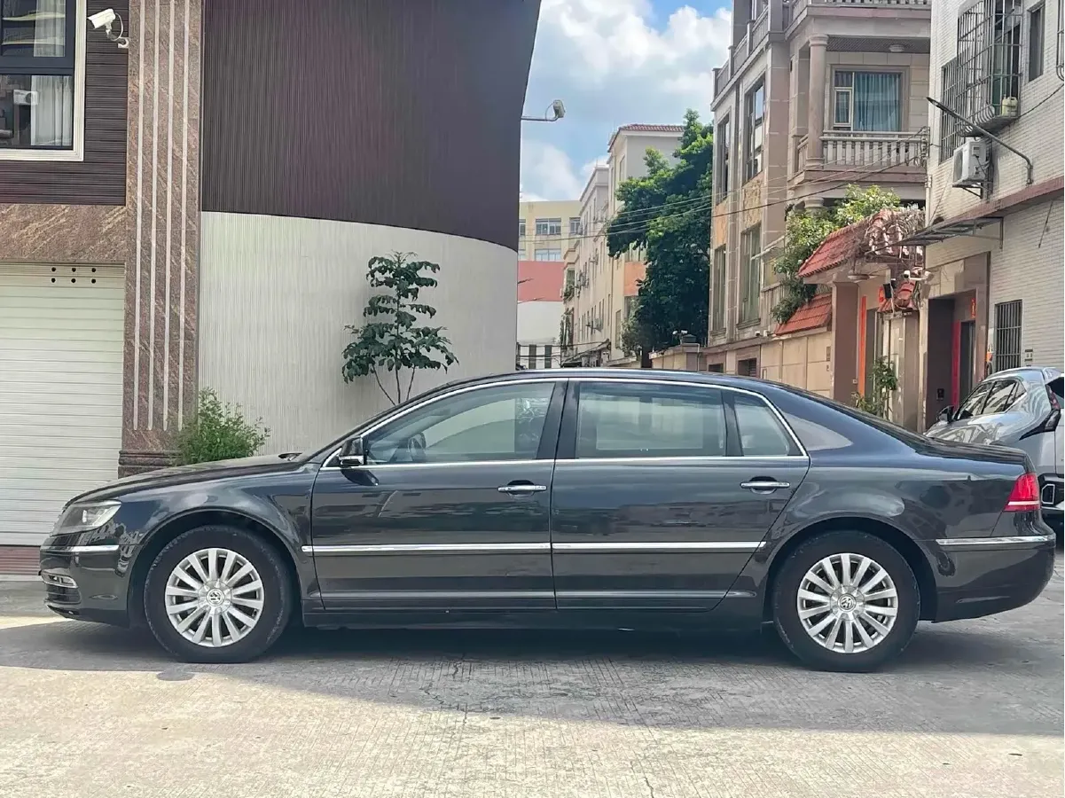 2012 Volkswagen Pheaton 3.0L 250HP V6 6AT,autocango,china used car exporter,china ev exporter,chinese used car exporter,chinese used ev exporter