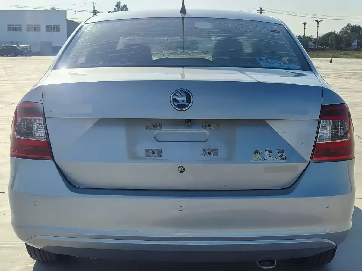 2015 Skoda Rapid 1.6L 110HP L4 6AT,autocango,china used car exporter,china ev exporter,chinese used car exporter,chinese used ev exporter