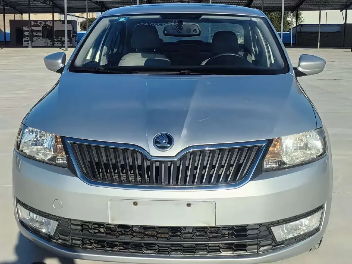 2015 Skoda Rapid 1.6L 110HP L4 6AT,autocango,china used car exporter,china ev exporter,chinese used car exporter,chinese used ev exporter