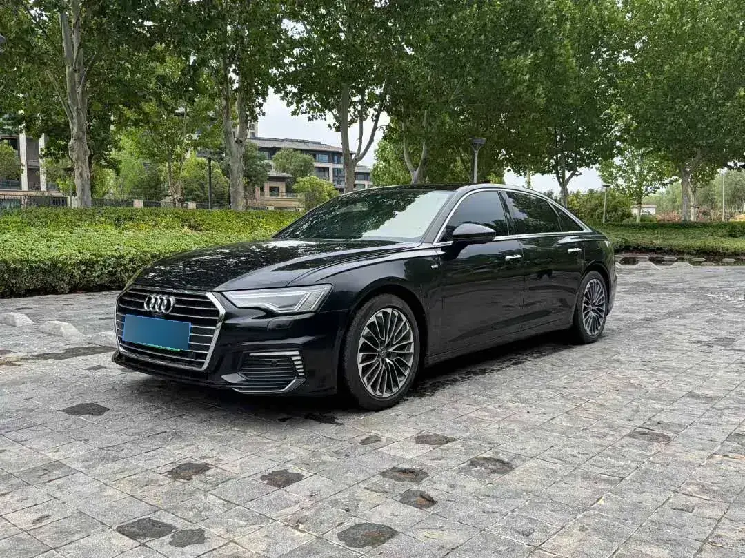 2020 Audi A6L 2.0T 252HP L4 7DCT PHEV 14.1KWH