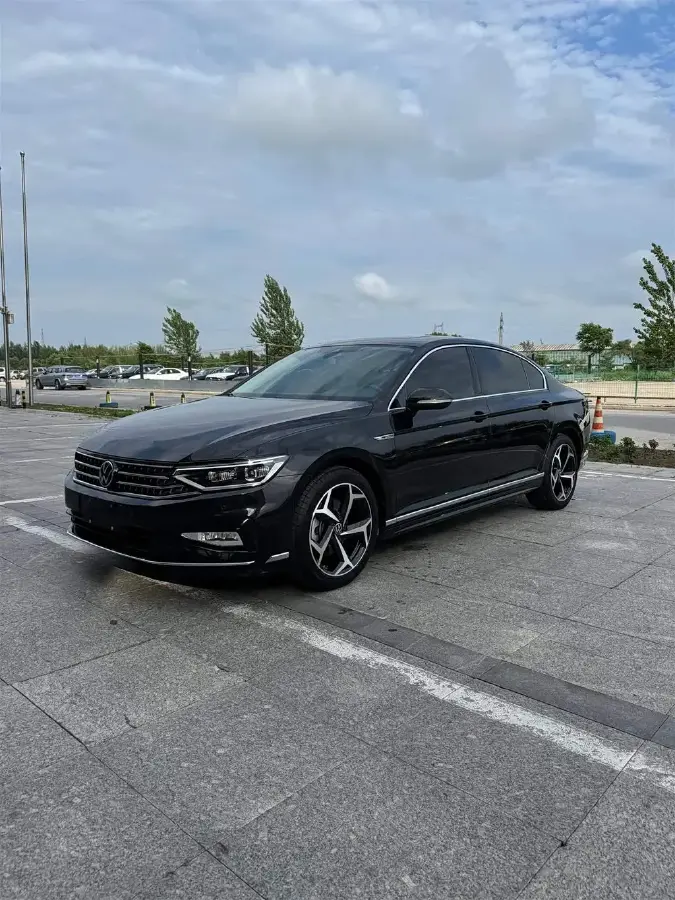 2023 Volkswagen Magotan 2.0T 186HP L4 7DCT