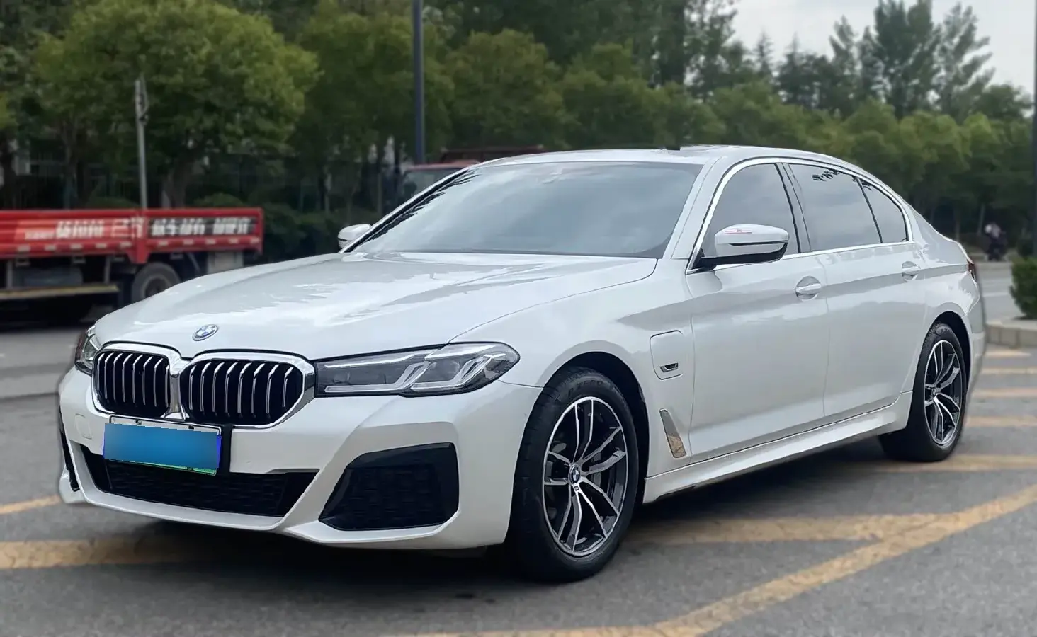 2022 BMW 5 Series 2.0T 184HP L4 8AT PHEV 17.7KWH