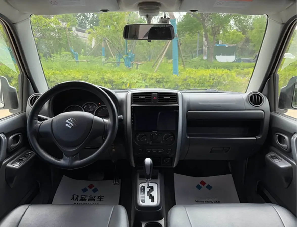 2015 Suzuki Jimny 1.3L 85HP L4 4AT,autocango,china used car exporter,china ev exporter,chinese used car exporter,chinese used ev exporter