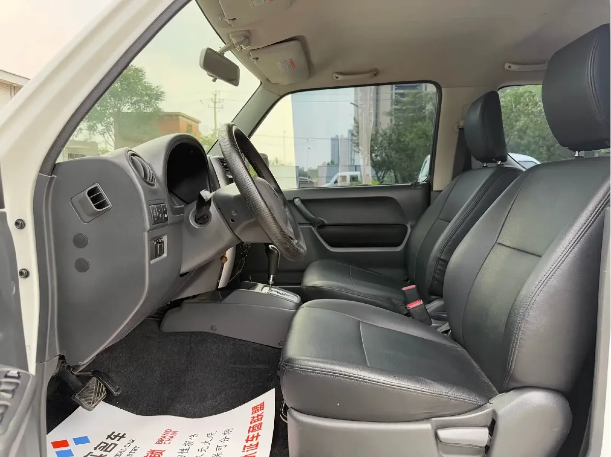 2015 Suzuki Jimny 1.3L 85HP L4 4AT,autocango,china used car exporter,china ev exporter,chinese used car exporter,chinese used ev exporter