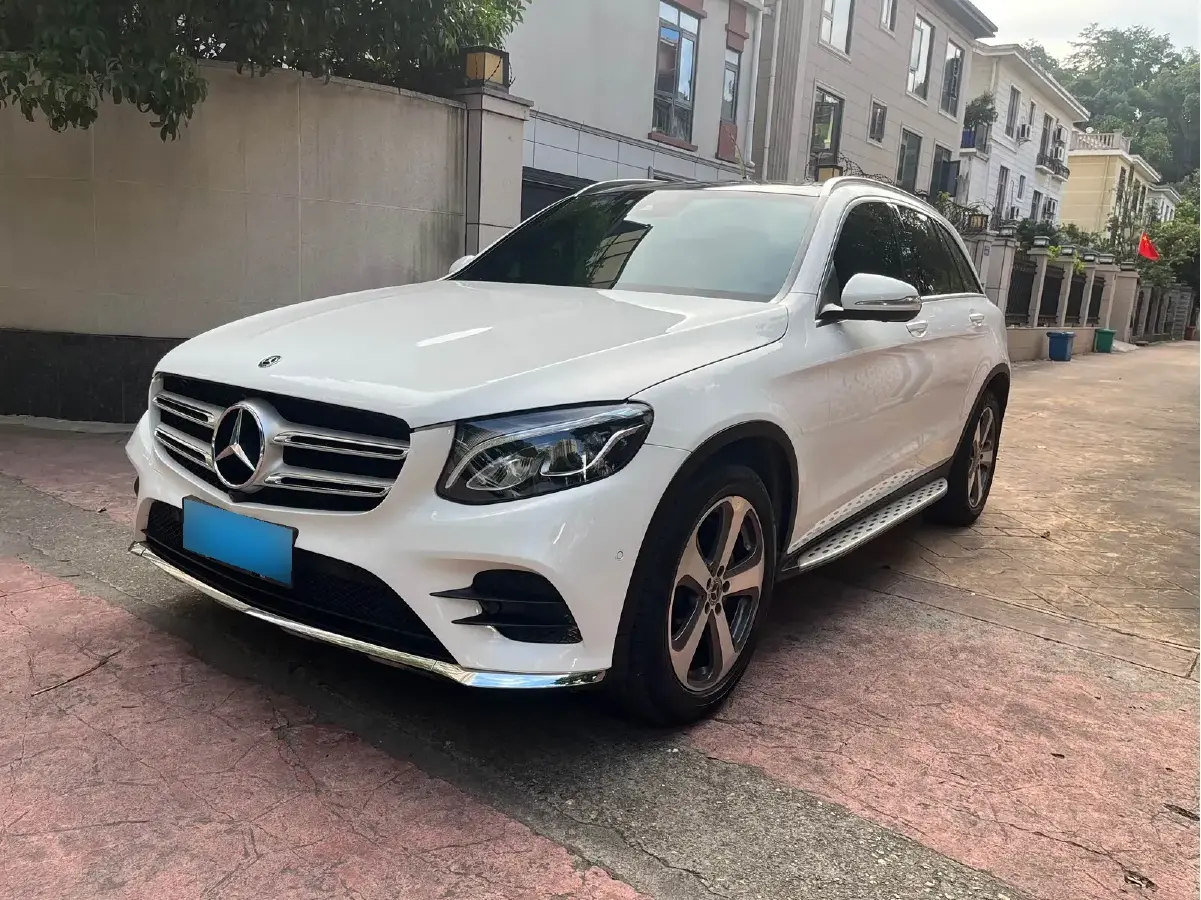 2017 Mercedes-Benz GLC Class 2.0T 211HP L4 9AT