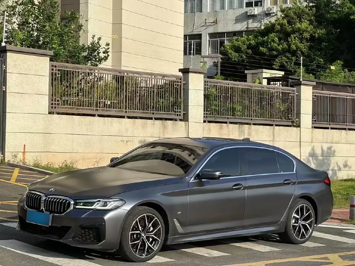 2022 BMW 5 Series 2.0T 252HP L4 8AT