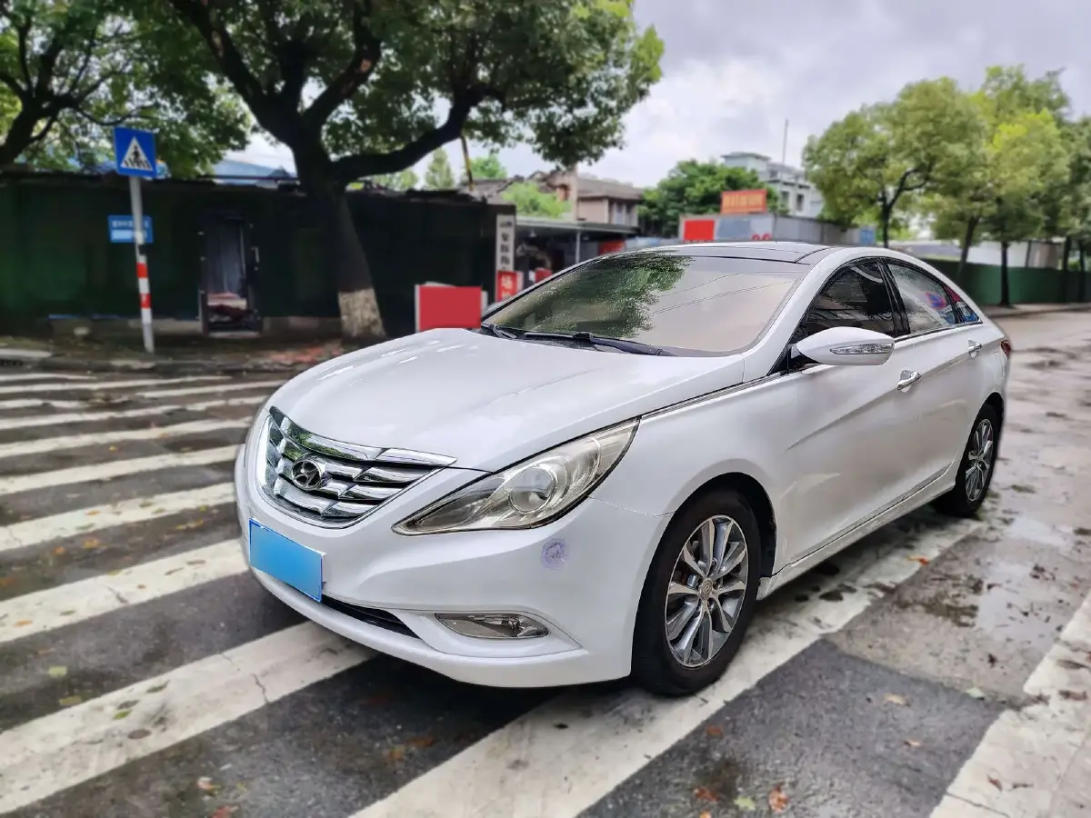 2011 Hyundai Sonata 2.0L 165HP L4 6AT