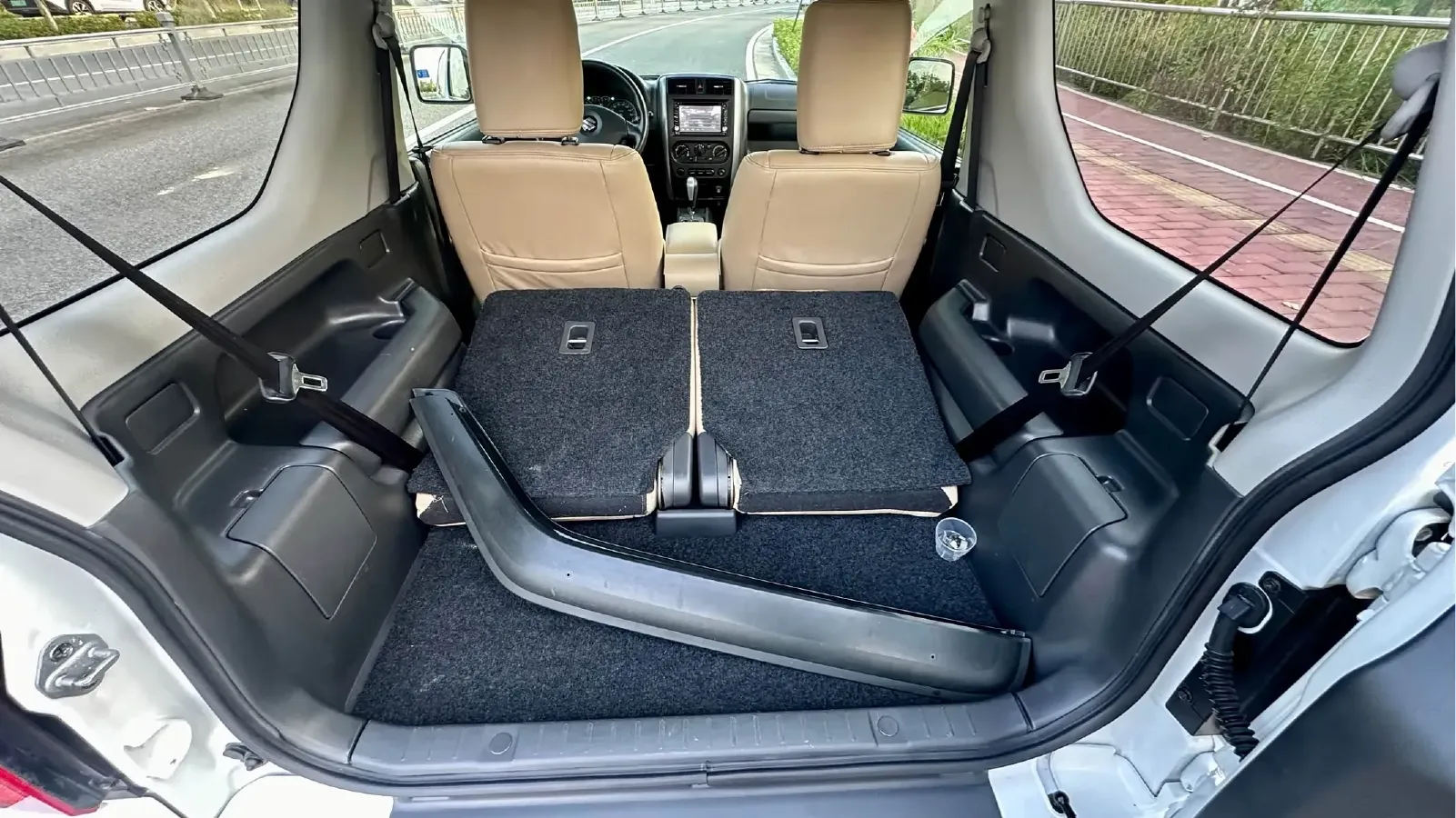 2012 Suzuki Jimny 1.3L 85HP L4 4AT,autocango,china used car exporter,china ev exporter,chinese used car exporter,chinese used ev exporter