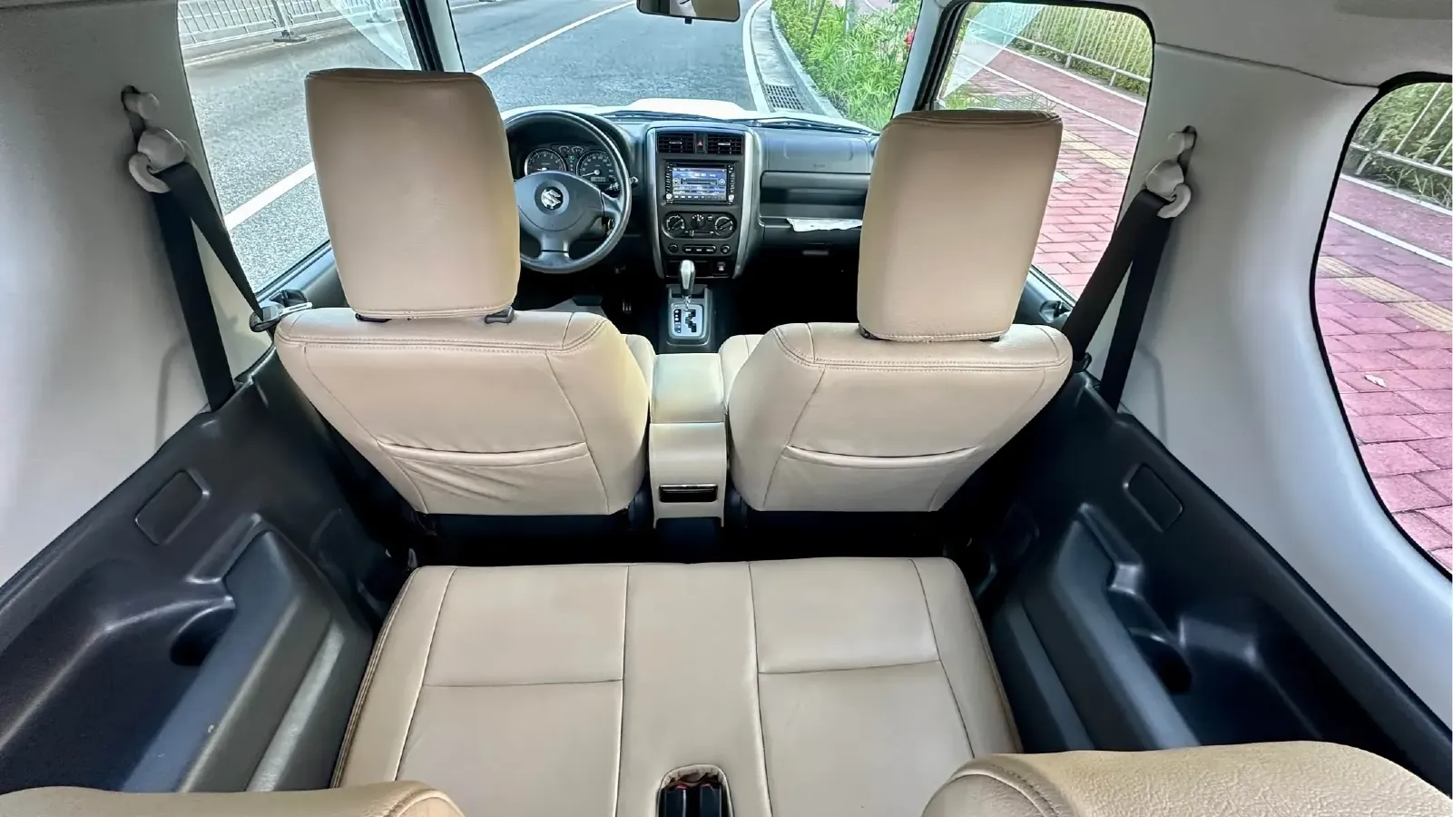 2012 Suzuki Jimny 1.3L 85HP L4 4AT,autocango,china used car exporter,china ev exporter,chinese used car exporter,chinese used ev exporter