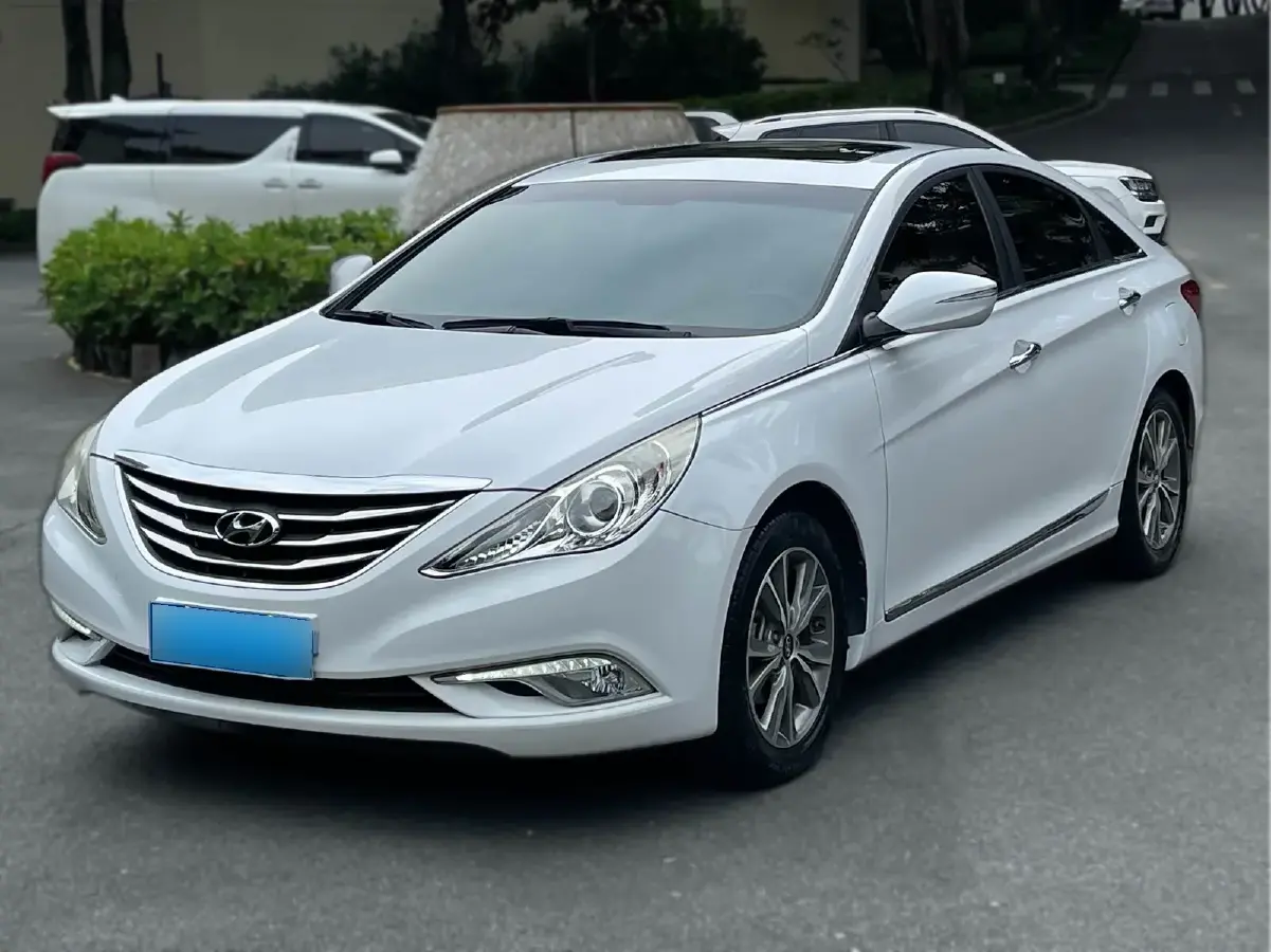 2015 Hyundai Sonata 2.0L 162HP L4 6AT